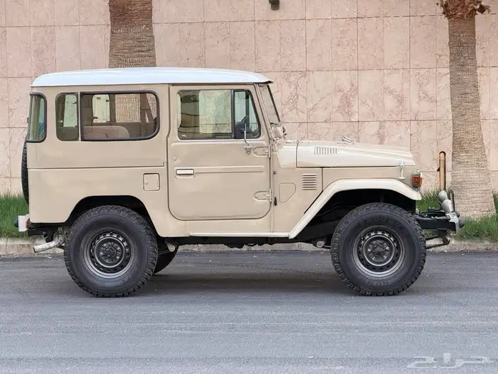 جيب تويوتا مقفص موديل 1981 مجدد شرط للبيع 24