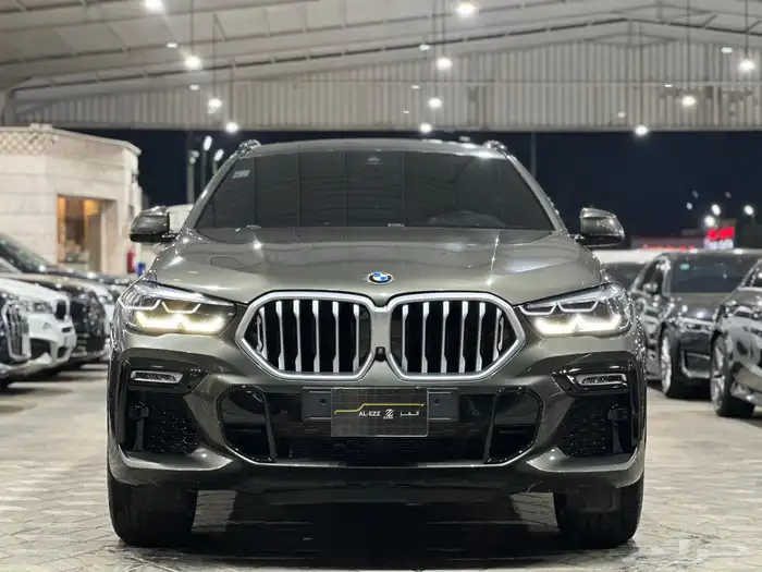 بي ام X6 Mkit موديل 2021 1