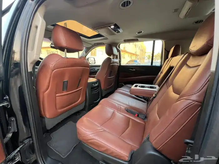 كاديلاك اسكاليد 2018 شاص طويل (بحالة ممتازة) 15