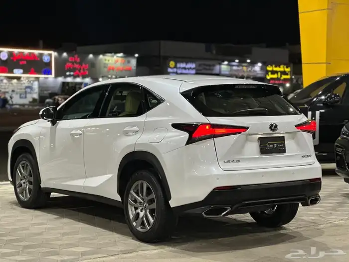 لكزس NX 300 موديل 2019 4