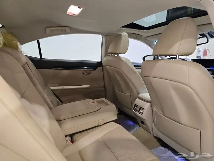 لكزس ES250 موديل 2015 بحالة ممتازة 9
