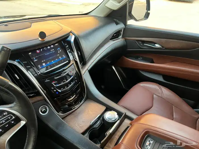 كاديلاك اسكاليد 2018 شاص طويل (بحالة ممتازة) 16