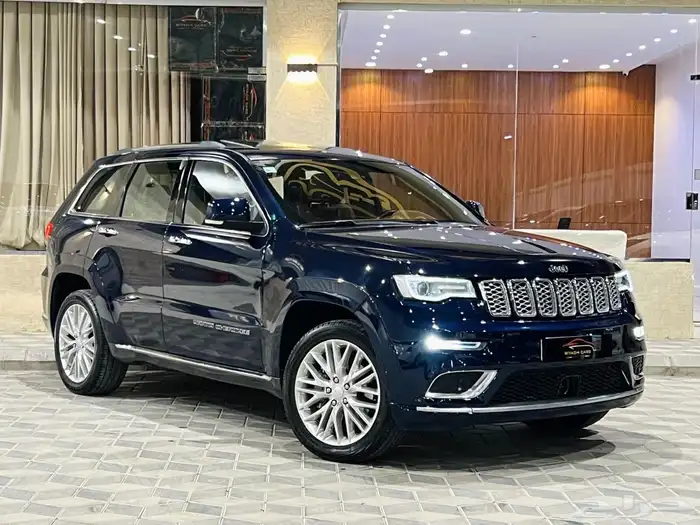 جيب شروكي 2018 ساميت V8(بحالة ممتازة) 1