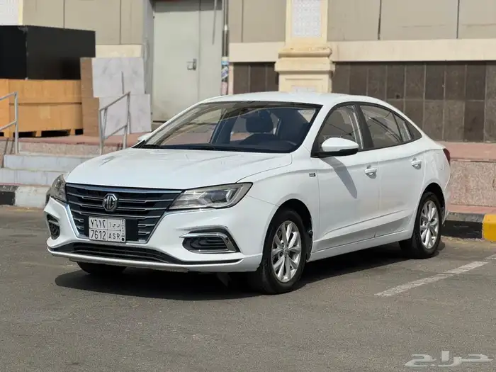 مجموعة من 10 سيارات MG 5 موديل 2023 السعر من 26000 الف 11