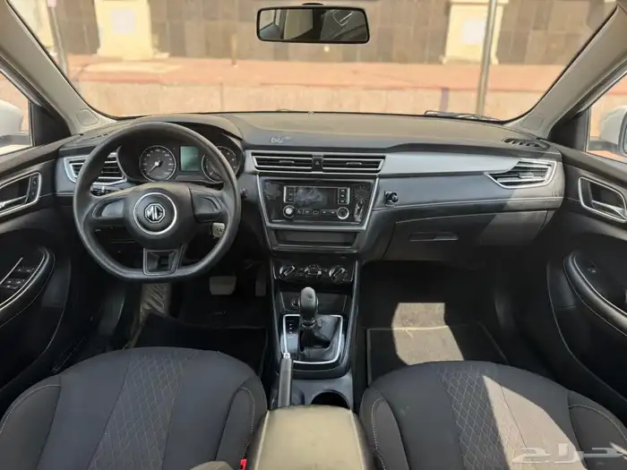 مجموعة من 10 سيارات MG 5 موديل 2023 السعر من 26000 الف 18