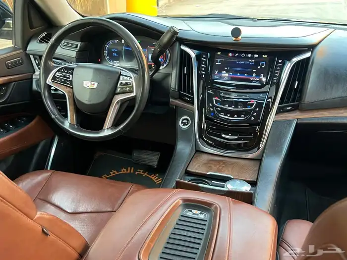 كاديلاك اسكاليد 2018 شاص طويل (بحالة ممتازة) 19