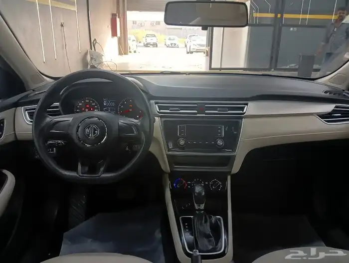 ام جي 5 ستاندر 8