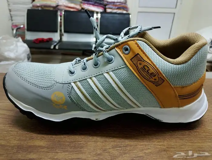 للبيع جزمات اسبورت وا اسليبر بي أسعار الجمله 62