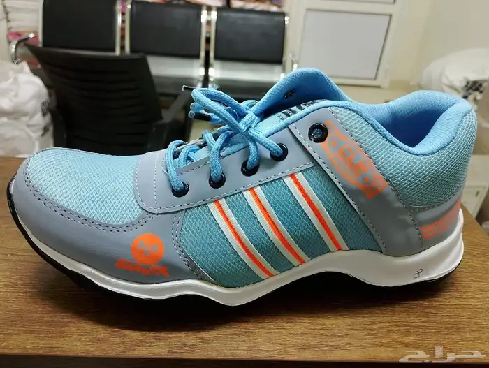 للبيع جزمات اسبورت وا اسليبر بي أسعار الجمله 58