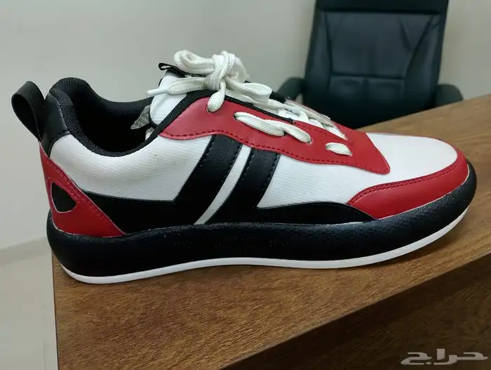 للبيع جزمات اسبورت وا اسليبر بي أسعار الجمله 65