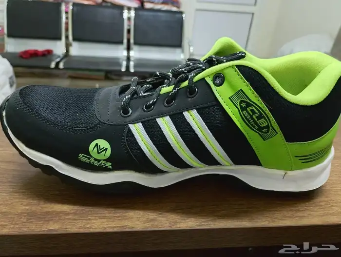 للبيع جزمات اسبورت وا اسليبر بي أسعار الجمله 63