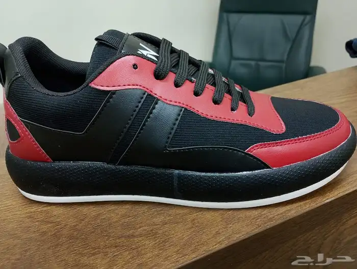 للبيع جزمات اسبورت وا اسليبر بي أسعار الجمله 66