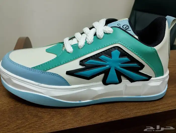 للبيع جزمات اسبورت وا اسليبر بي أسعار الجمله 71