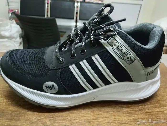 للبيع جزمات اسبورت وا اسليبر بي أسعار الجمله 55