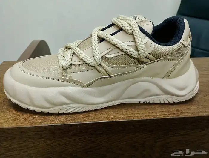 للبيع جزمات اسبورت وا اسليبر بي أسعار الجمله 67