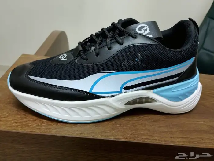 للبيع جزمات اسبورت وا اسليبر بي أسعار الجمله 72