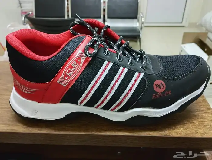 للبيع جزمات اسبورت وا اسليبر بي أسعار الجمله 54