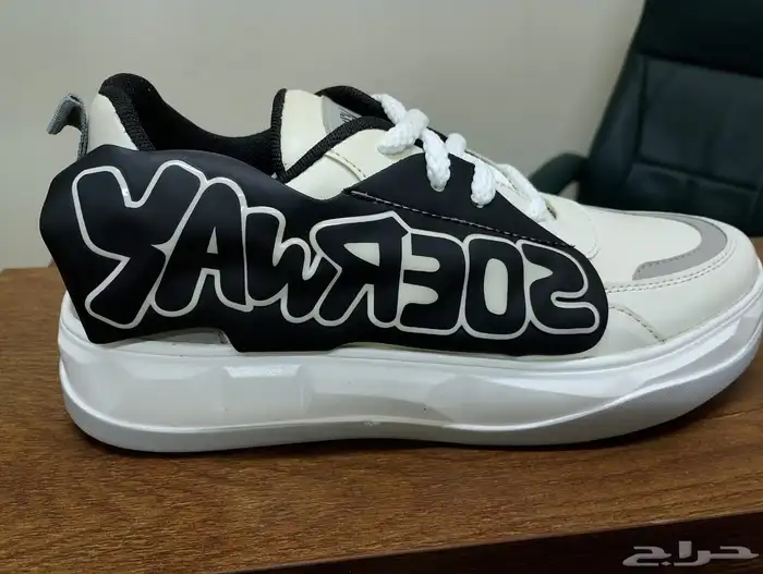 للبيع جزمات اسبورت وا اسليبر بي أسعار الجمله 73