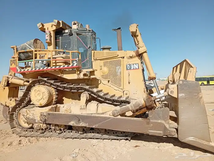 بلدوزر D9N موديل 1990 1