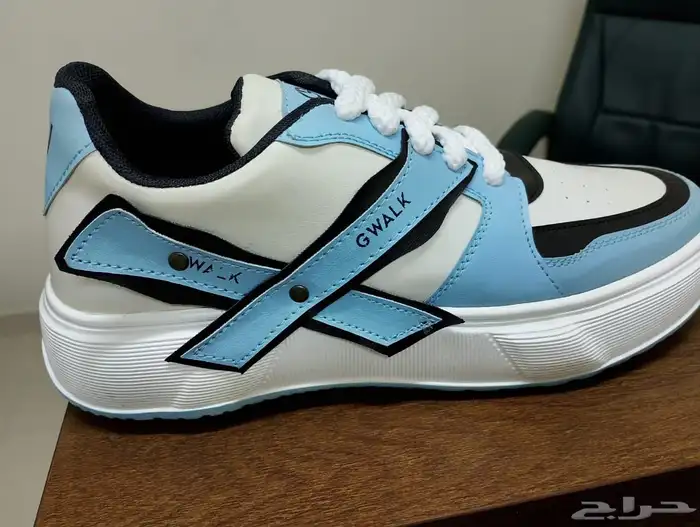 للبيع جزمات اسبورت وا اسليبر بي أسعار الجمله 70