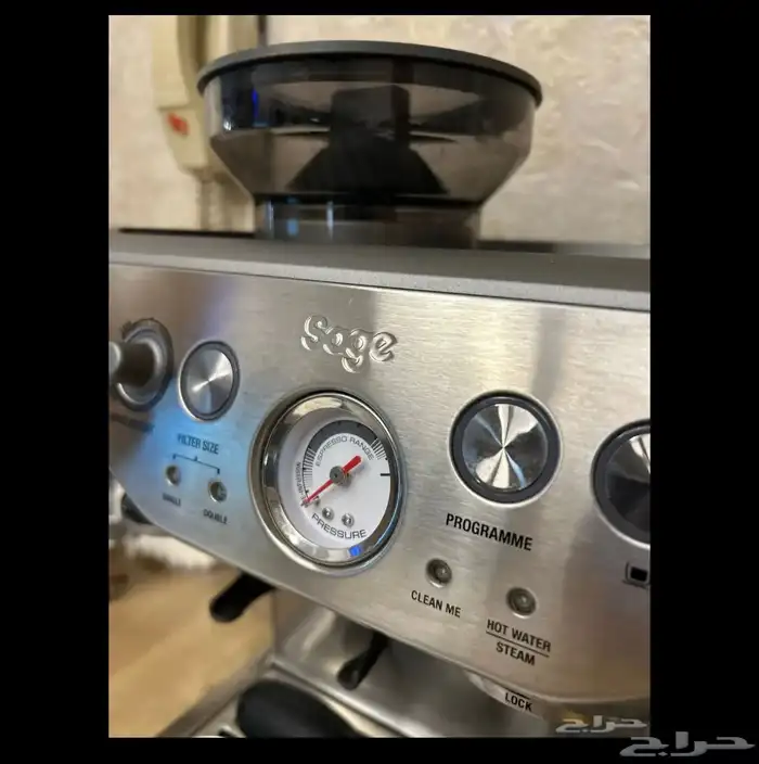 مكينة قهوة من سيج مع جميع ملحقاتها شبه جديدة 5
