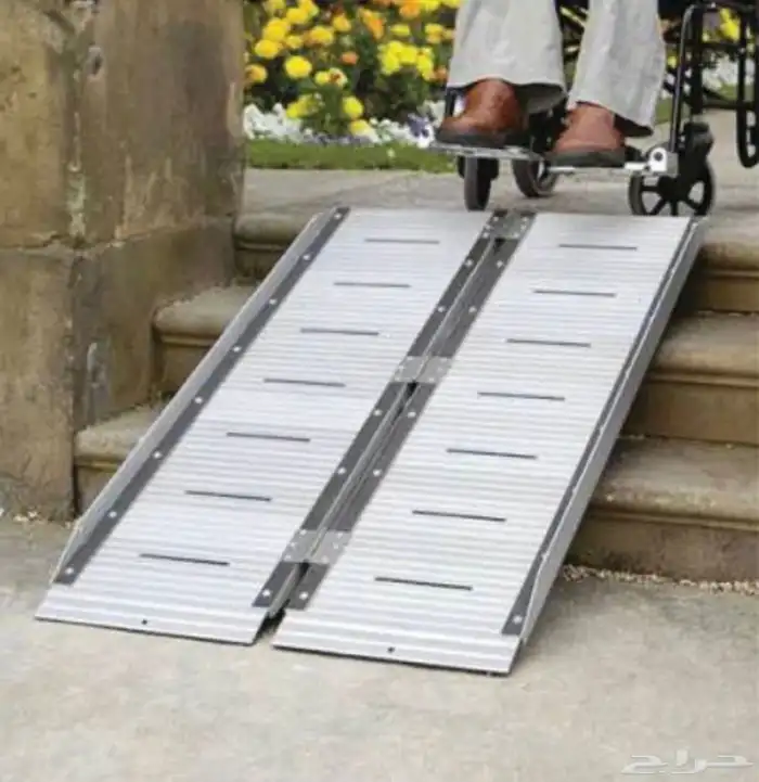 منحدر صعود كرسي متحرك وآلات 3