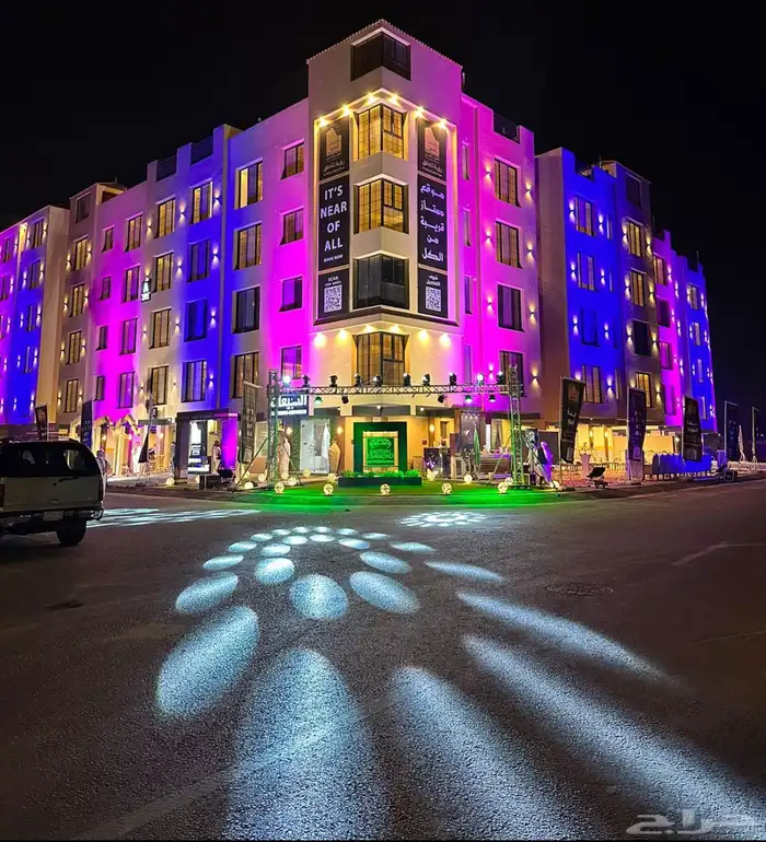 راقص وقوس بلون وبيم ستي كلر تراس افتتاح محلات التجاري 10