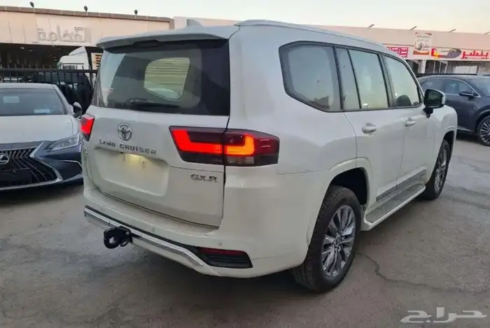 لاند كروزر GXR 4 2025 2