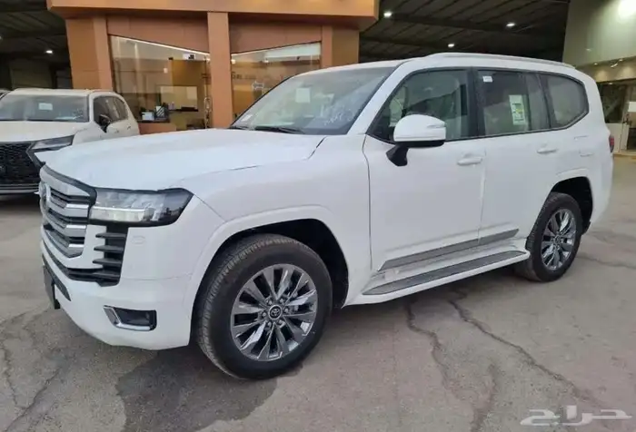 لاند كروزر GXR 4 2025 6