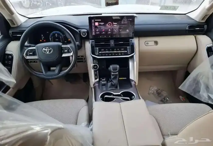 لاند كروزر GXR 4 2025 1