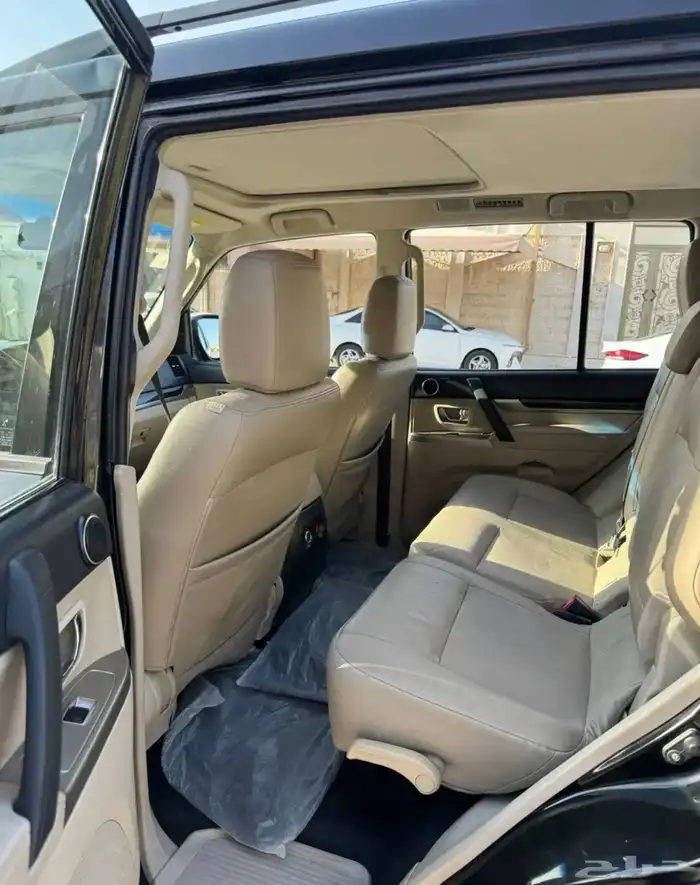 ميتسوبيشي باجيرو فل كامل 2016 GLS للبيع 14