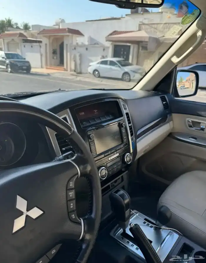 ميتسوبيشي باجيرو فل كامل 2016 GLS للبيع 12