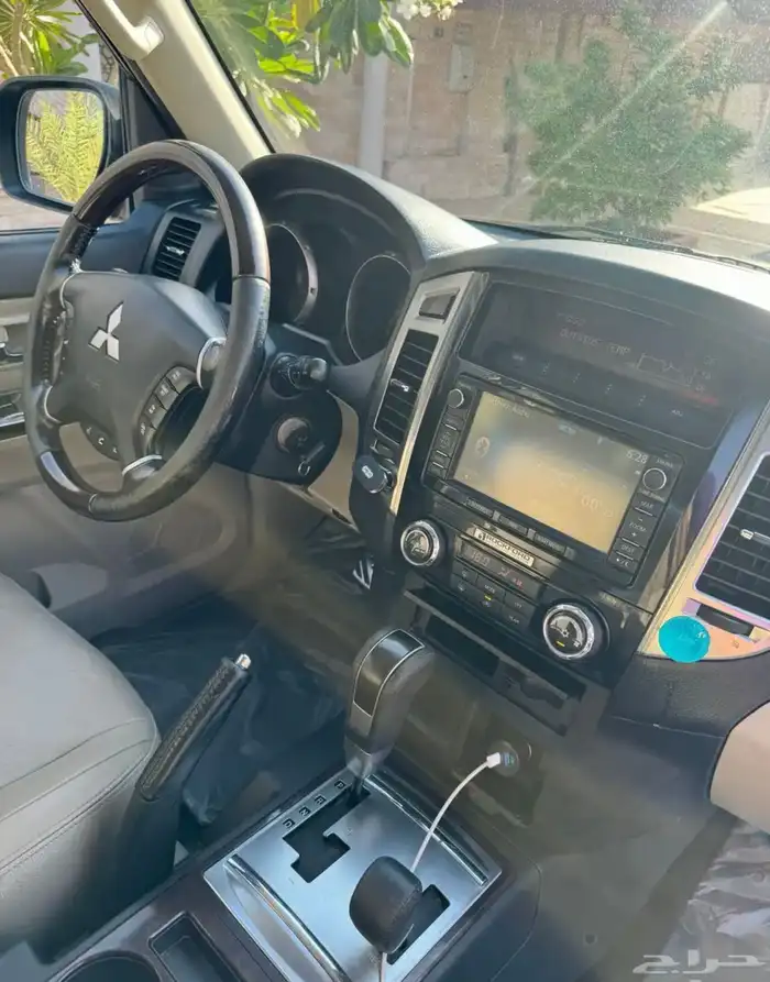 ميتسوبيشي باجيرو فل كامل 2016 GLS للبيع 20