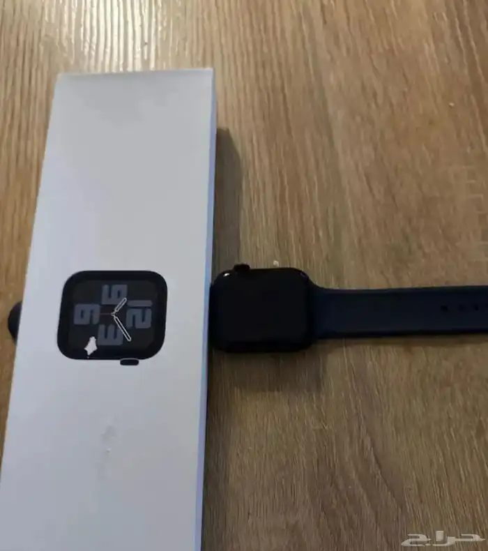 ساعة آبل شبه جديدة إصدار SE مقاس 44 0