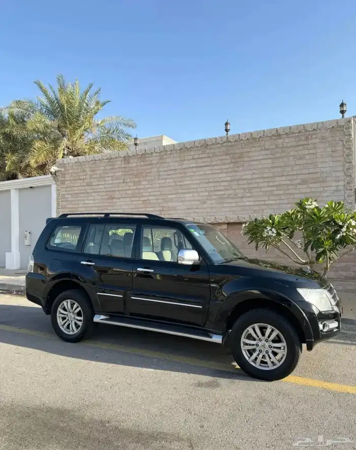 ميتسوبيشي باجيرو فل كامل 2016 GLS للبيع 0