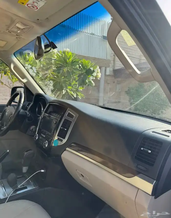 ميتسوبيشي باجيرو فل كامل 2016 GLS للبيع 22