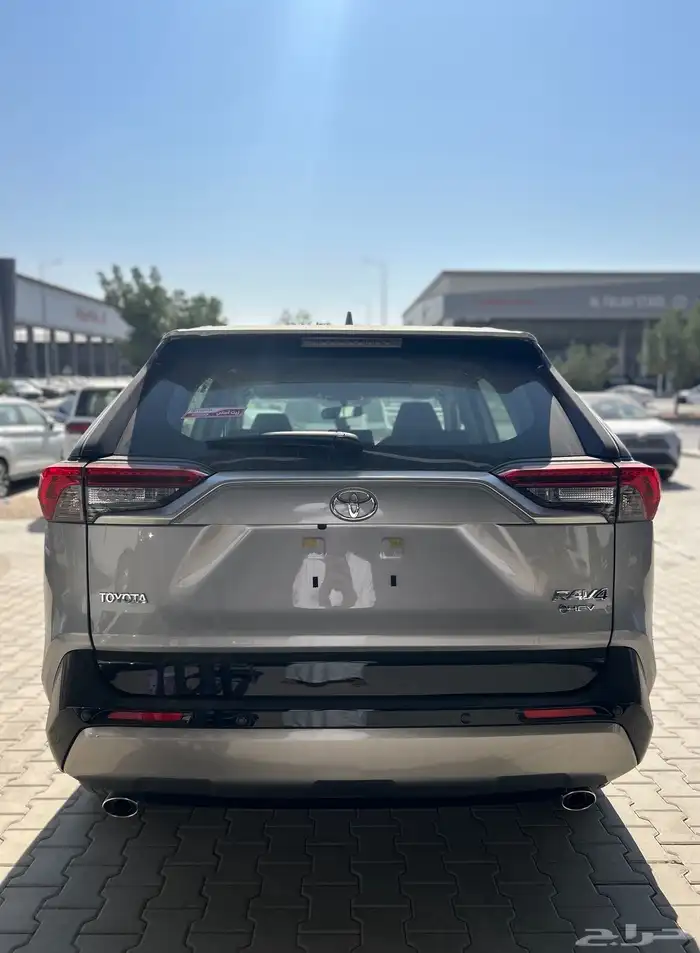 تويوتا راف فور XLE هايبرد 2025 فتحه فضي 127650 شامل الضريبة 4