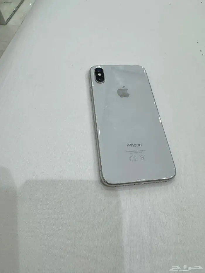 للبيع  iPhone X   سعة 64GB   لون أبيض (Silver) 1