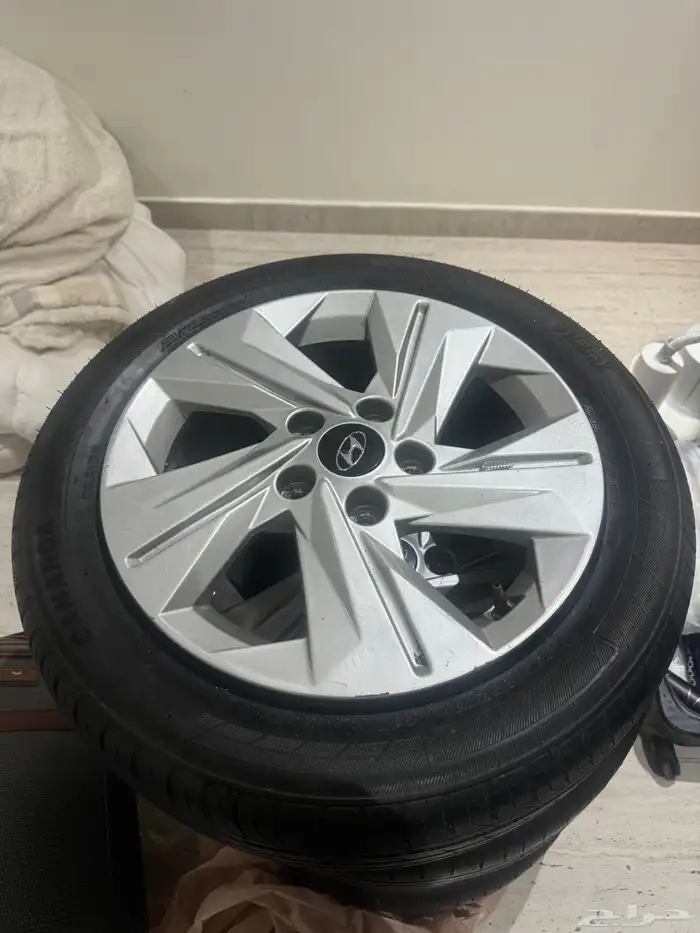 جنوط انترا 2023 الي لونها اسود   فئه سمارت   صبغتها لون فضي 0