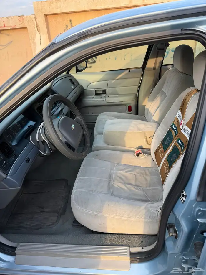 فورد كروان فكتوريا 10