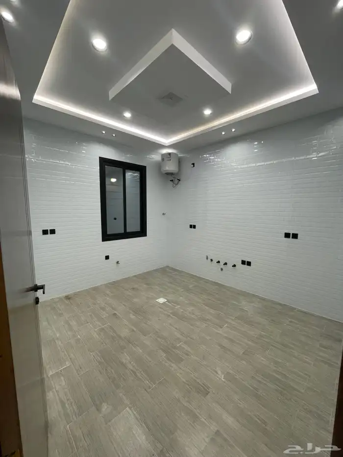 للبيع دور تمليك ارضي بمدخل سياره تشطيب ممتاز ابها حي الزهور 11