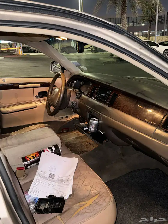 لينكون تاون كار 1998 8