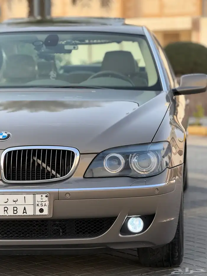 مالك اول مخزن بحالة الوكالة BMW730li 41