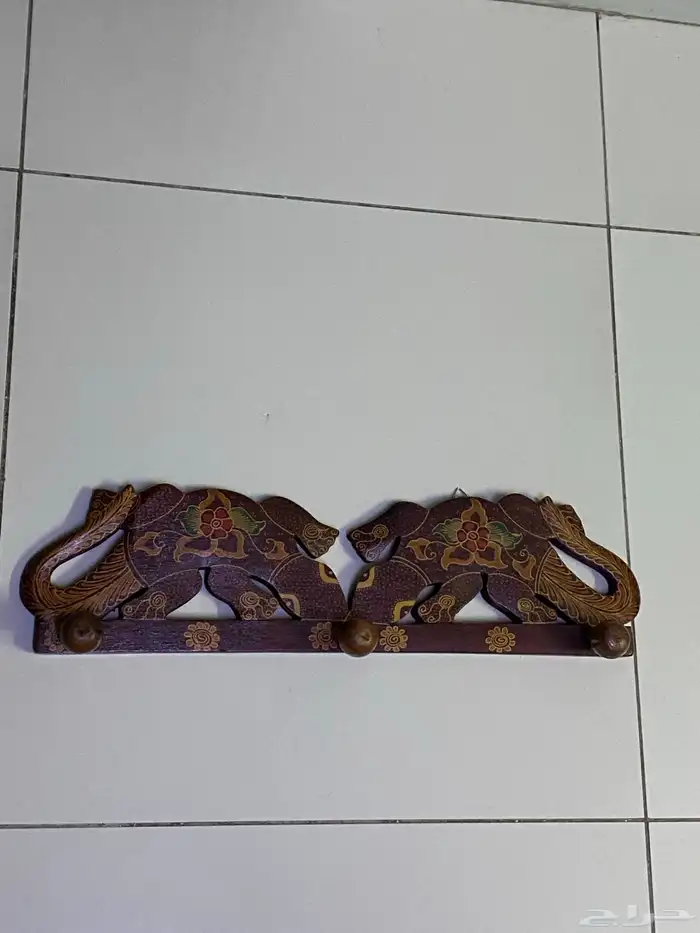 علاقة ملابس صينيه خشب مزخرفه vintage 0