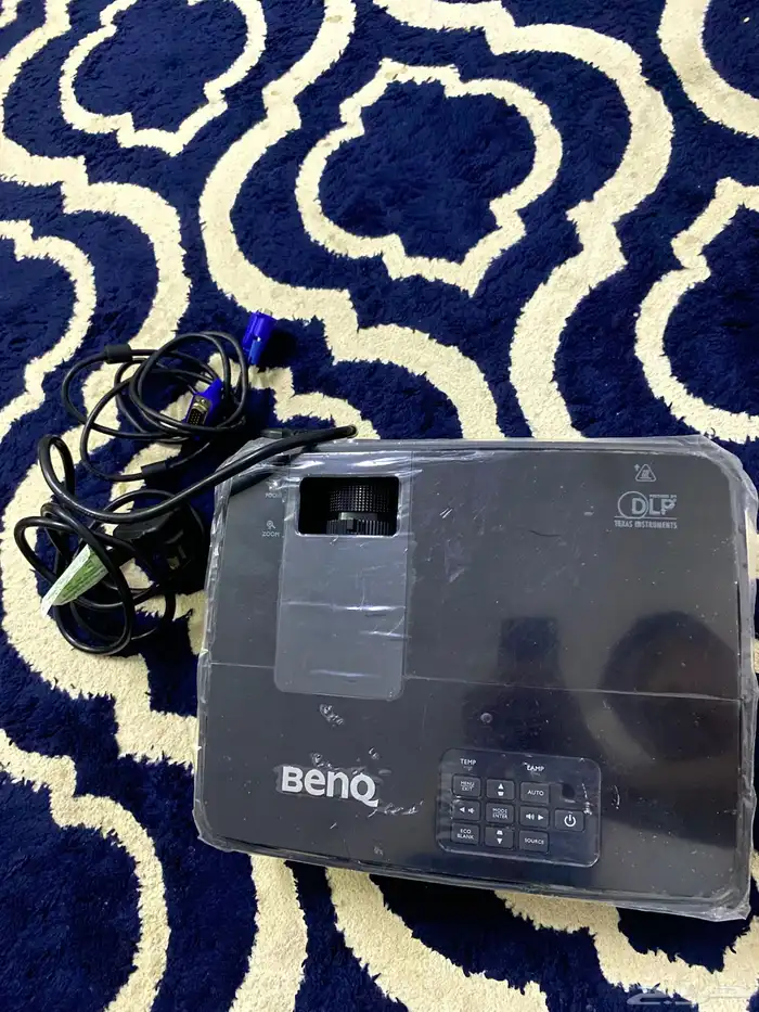 ابلوجكتر جديد والله ماستعملته ونضيف مع اغراضه 0