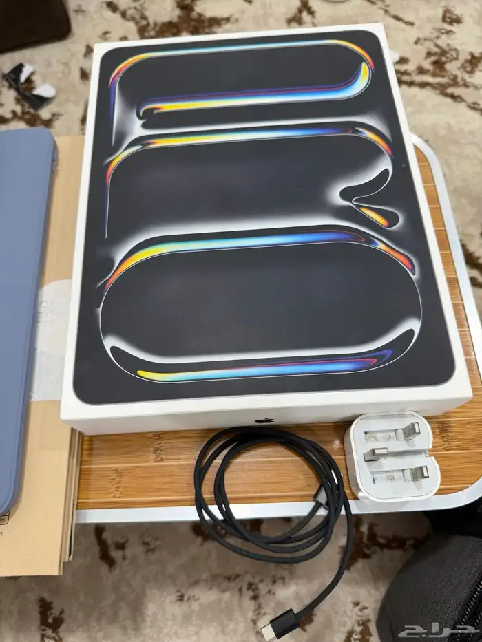 ايباد برو M4 13inch مع كيبورد وقلم 0