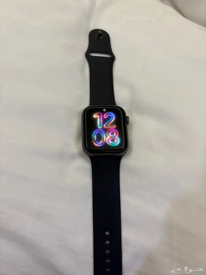 ساعة ابل الجيل الرابع ابل واتش 0