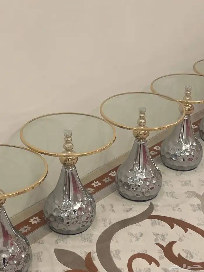 طاولات خدمة 0