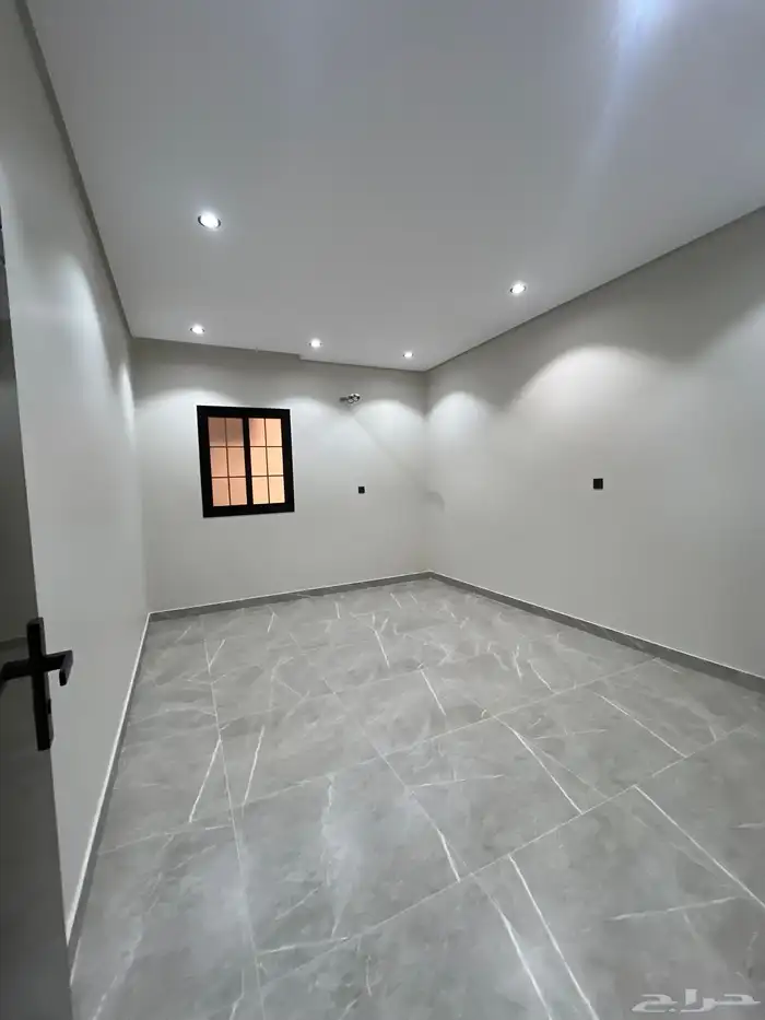 للبيع شقه دور ثاني الريان 520 3