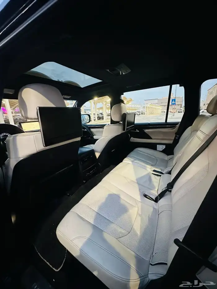 للبيع لكزس LX570s الموديل 2018 محركات وكاله السعر 225000 20